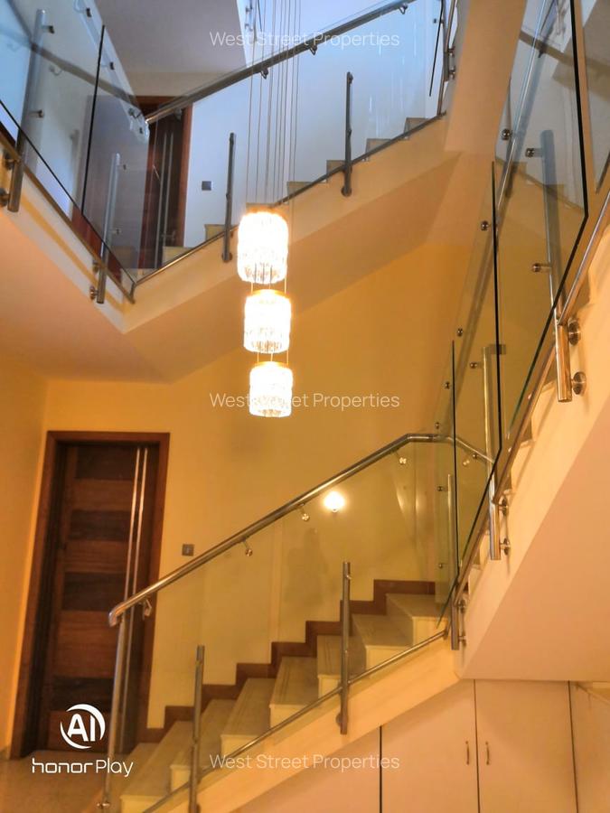 5 Bed Villa with En Suite at Lavington - 9