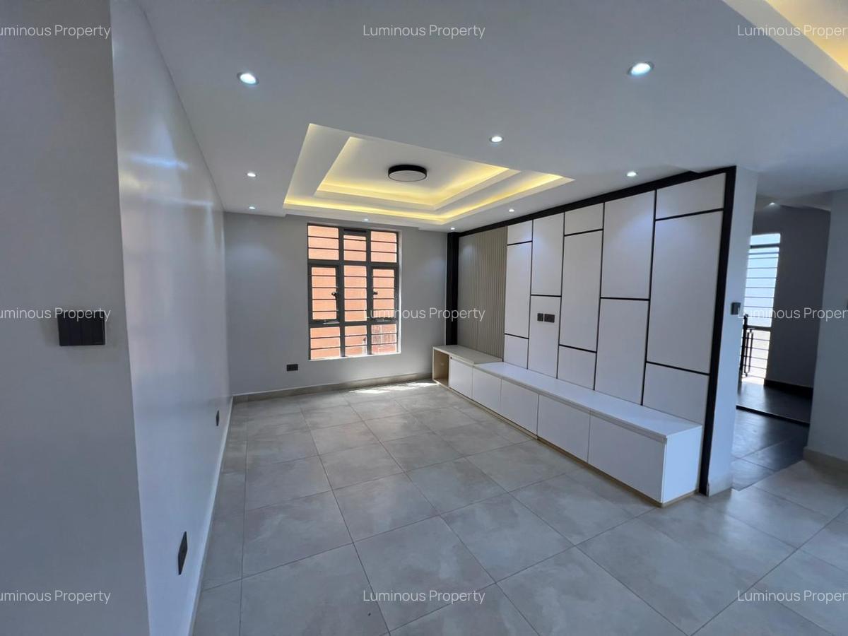 4 Bed House with En Suite at Membley - 8