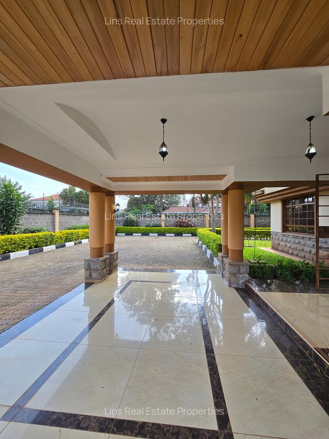 5 Bed House with En Suite in Runda - 3
