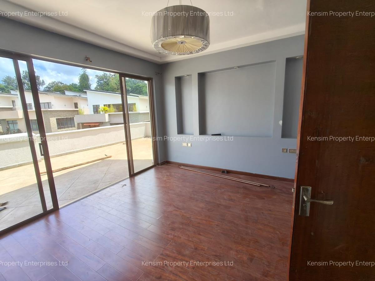 5 Bed House with En Suite in Runda - 19