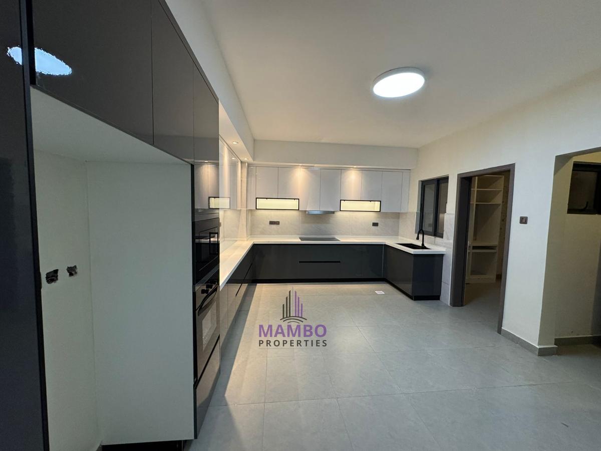 3 Bed Apartment with En Suite at 4Th Avenue - 7