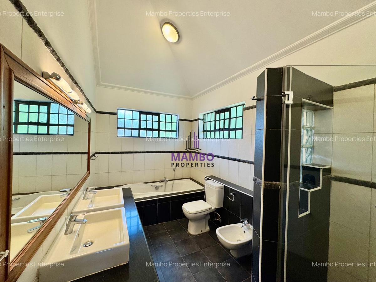 4 Bed Townhouse with En Suite at Peponi Rd - 5