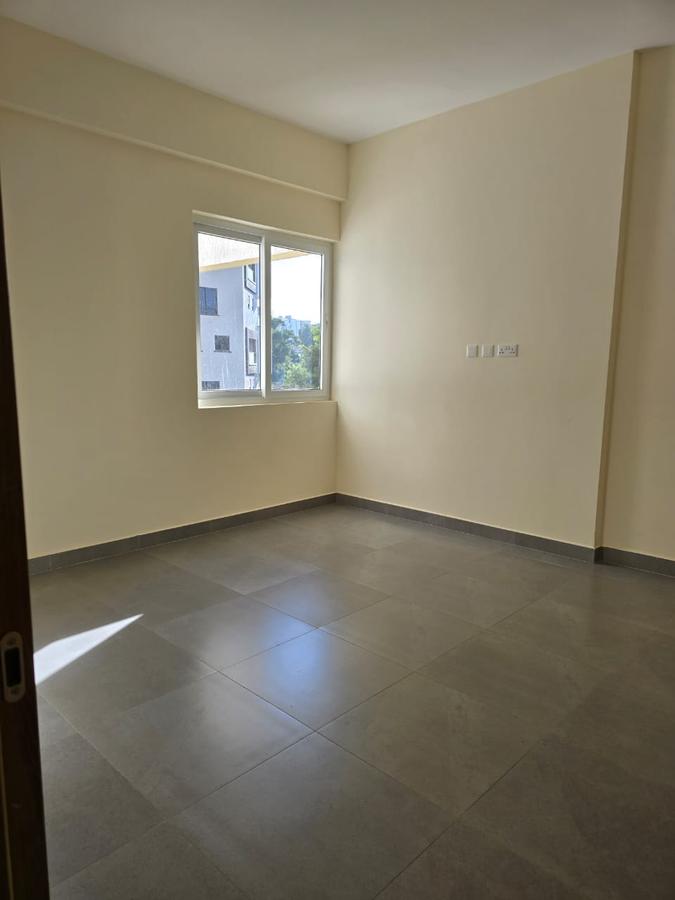 3 Bed Apartment with En Suite at Parklands - 14