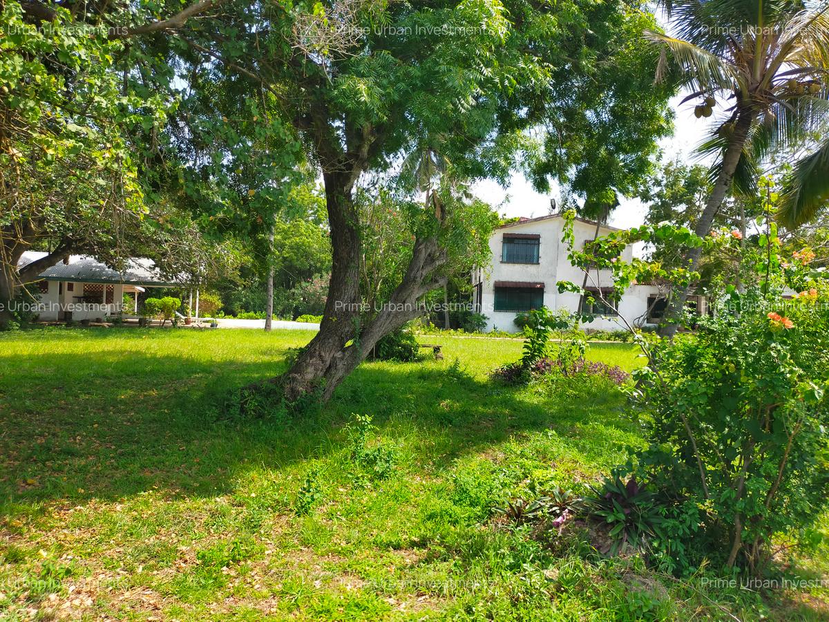 Land in Kikambala - 6