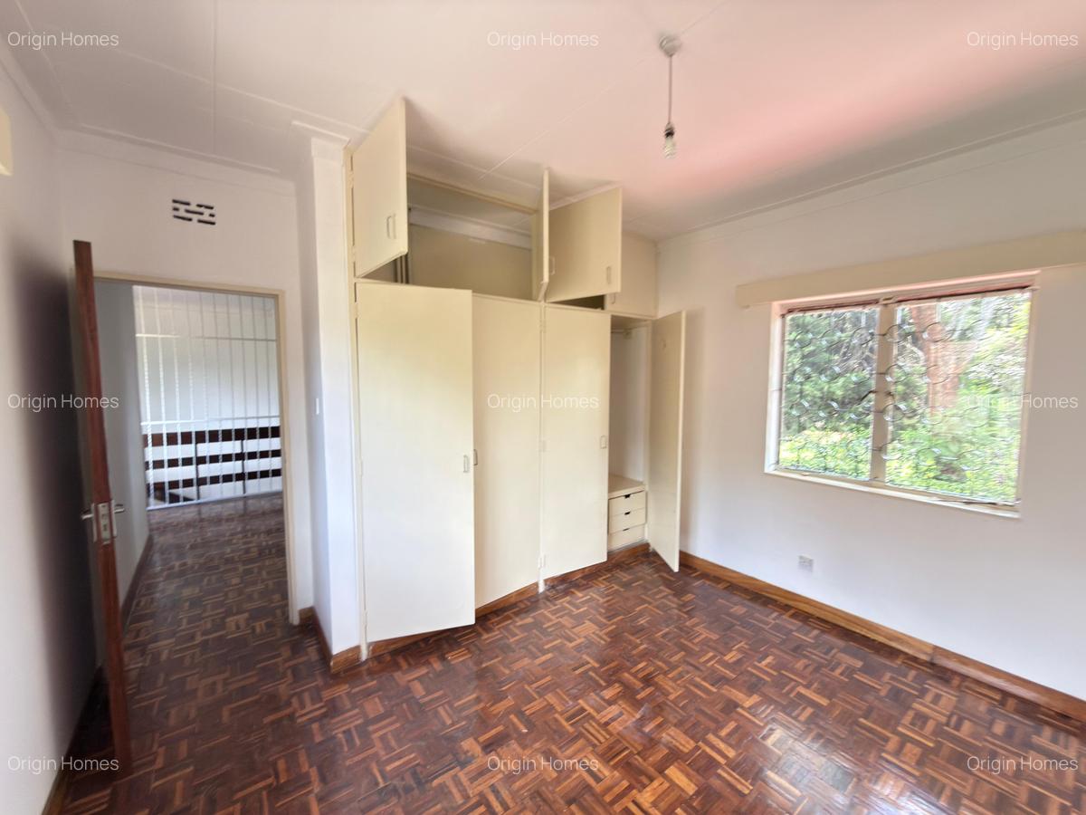 4 Bed Townhouse with En Suite in Lavington - 5