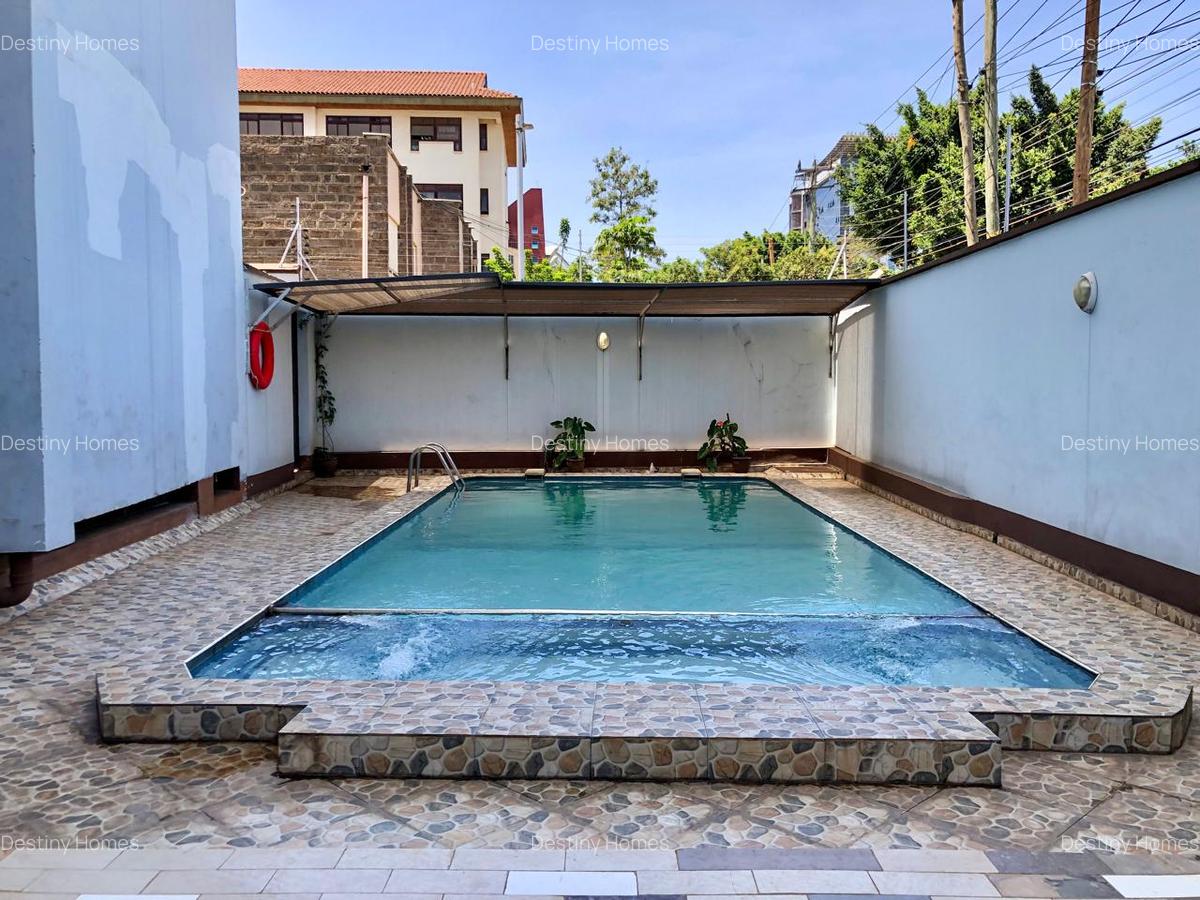 3 Bed Apartment with En Suite in Kilimani - 15