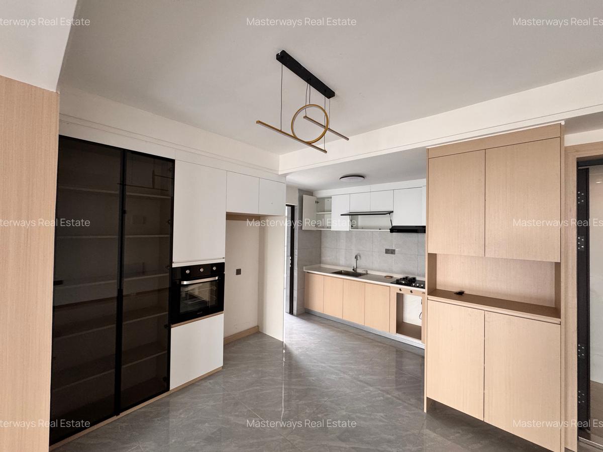 3 Bed Apartment with En Suite in Riverside - 14