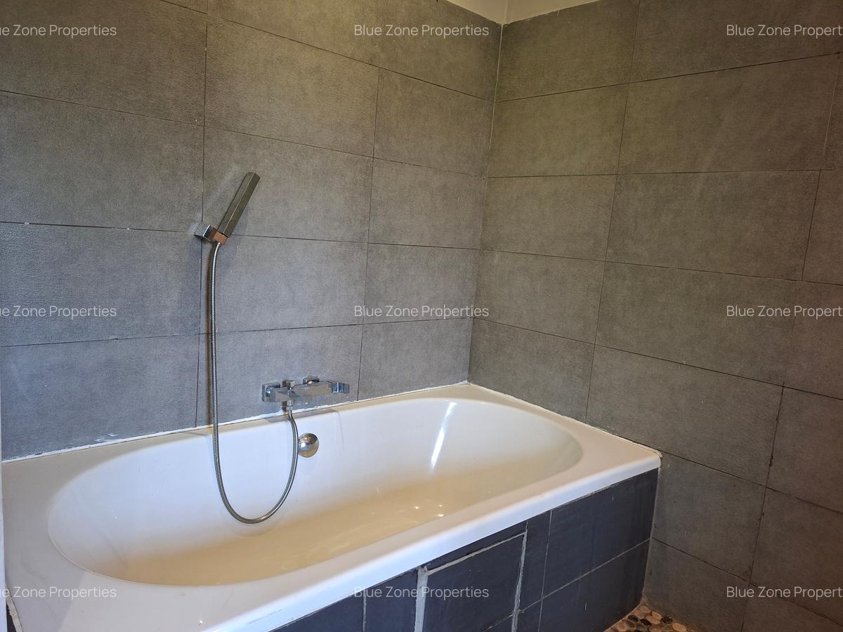 3 Bed Villa with En Suite at Off Ridgeways Rd - 13