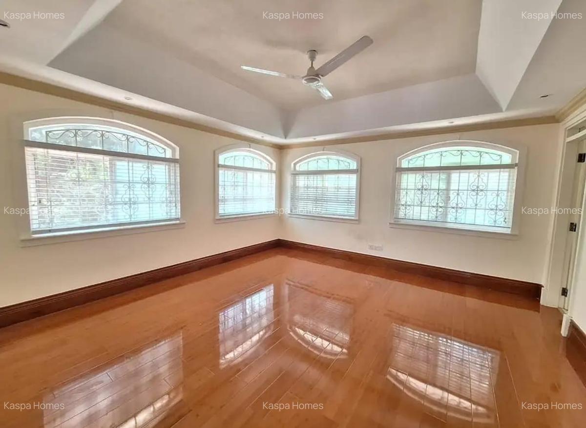 4 Bed House with En Suite in Kitisuru - 3