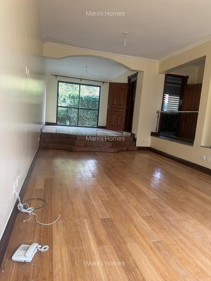 5 Bed Townhouse with En Suite in Brookside - 3