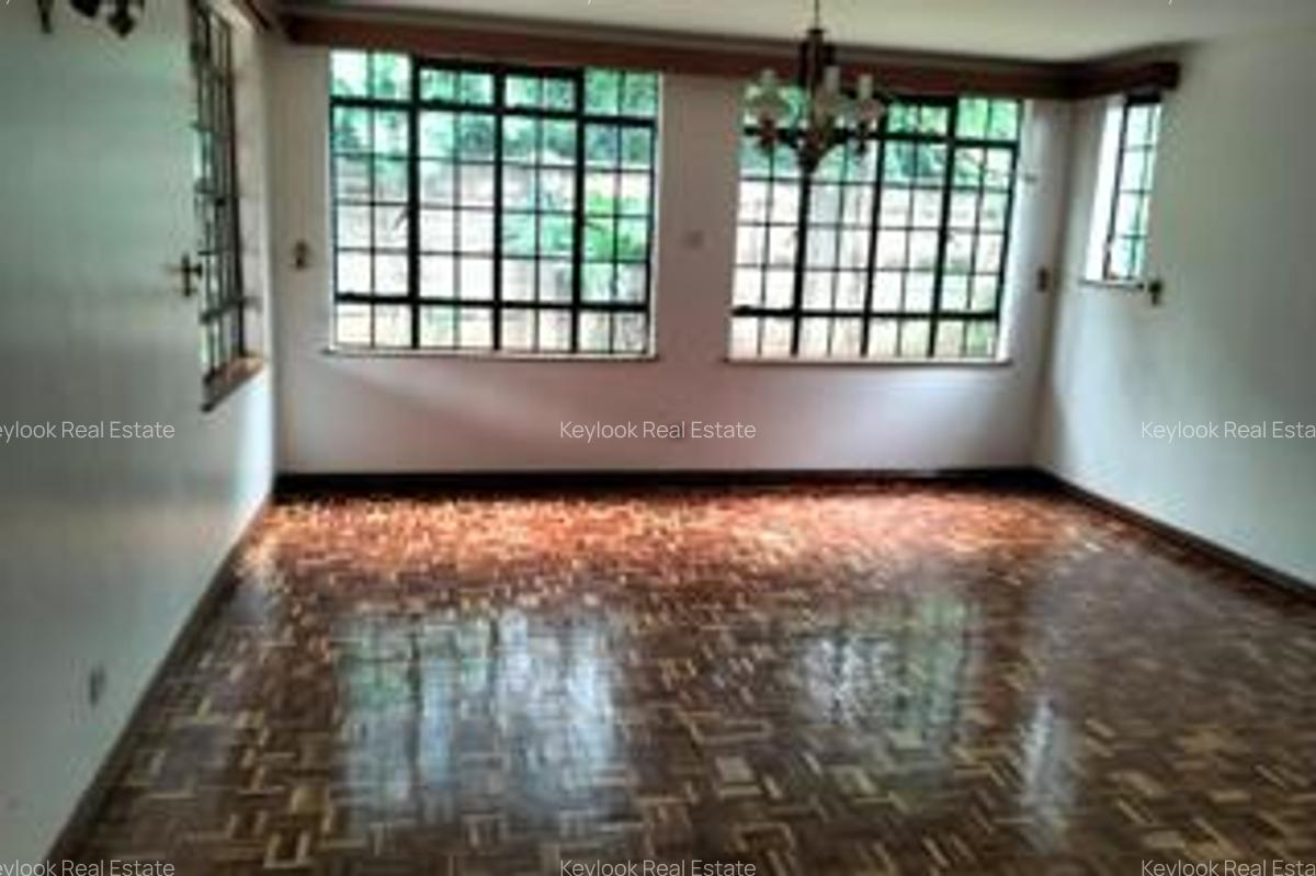 5 Bed Townhouse with En Suite at Lavington Green - 5