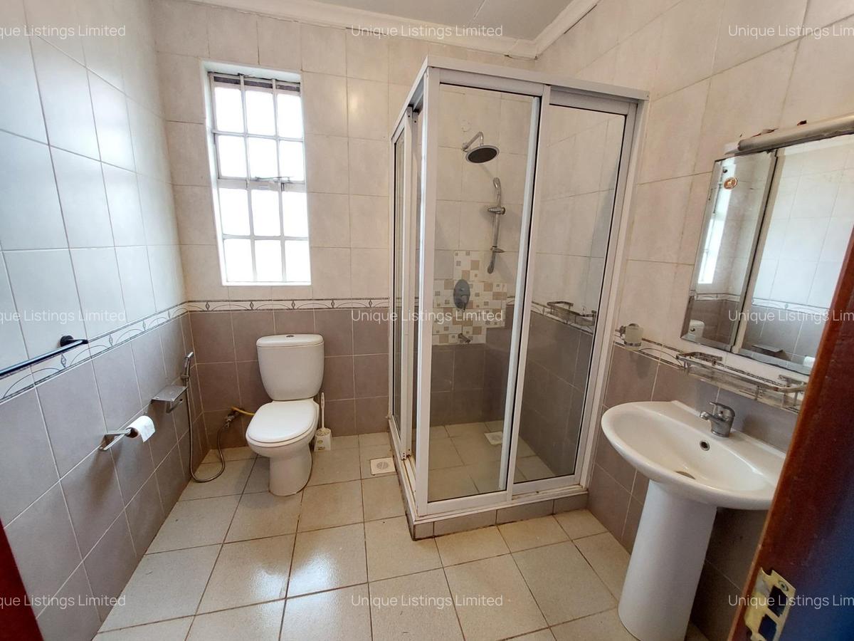 4 Bed House with En Suite in Runda - 15
