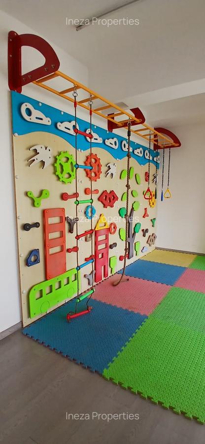 Studio Apartment with En Suite at Kindaruma Road - 12