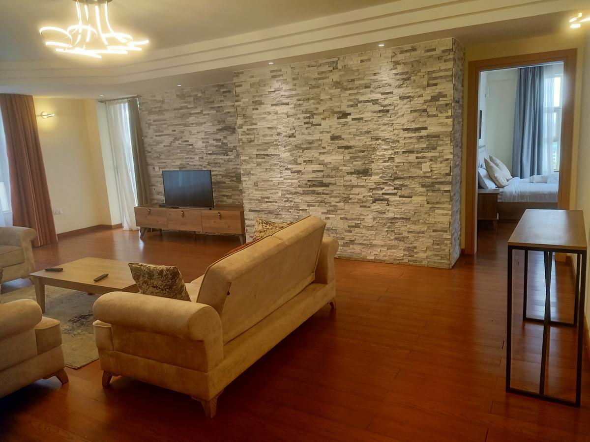 Serviced 2 Bed Apartment with En Suite at Chaka Rd - 3