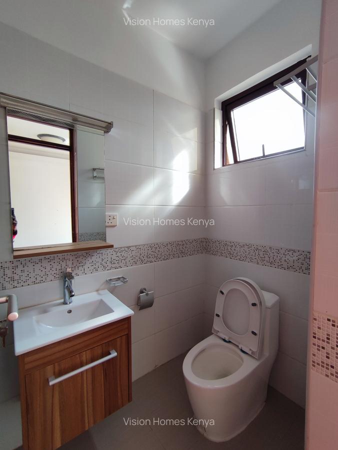 2 Bed Apartment with En Suite in Dennis Pritt - 9