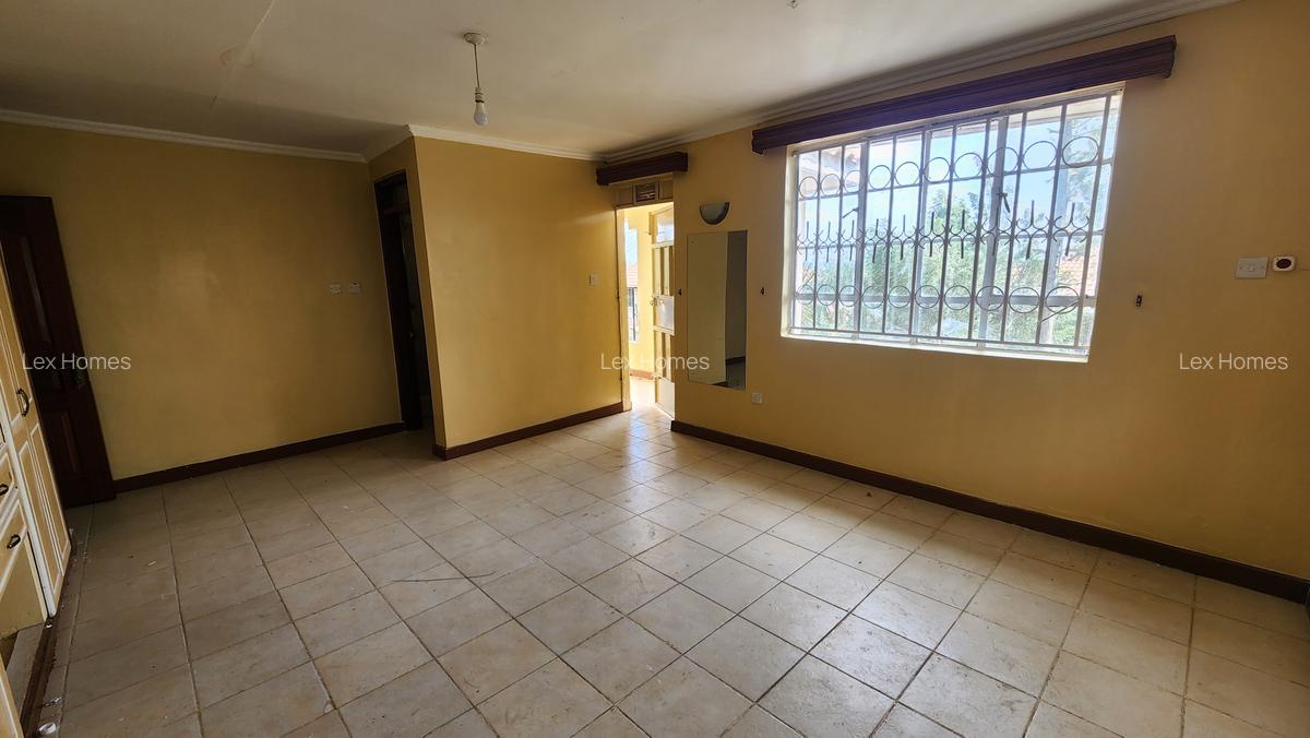 4 Bed House with En Suite at Rimpa Road - 17