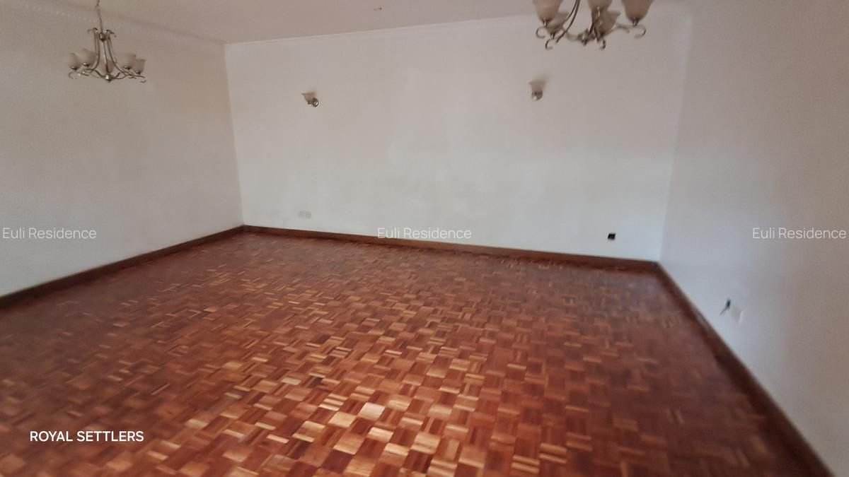 4 Bed Townhouse with En Suite at James Gichuru - 18