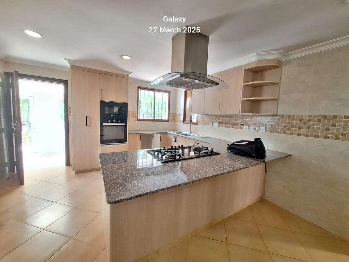 5 Bed Townhouse with En Suite at Shanzu Road - 12