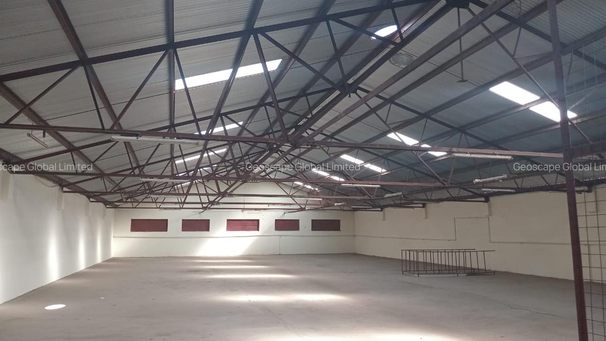 27,998 ft² Warehouse with Backup Generator in Industrial Area - 1