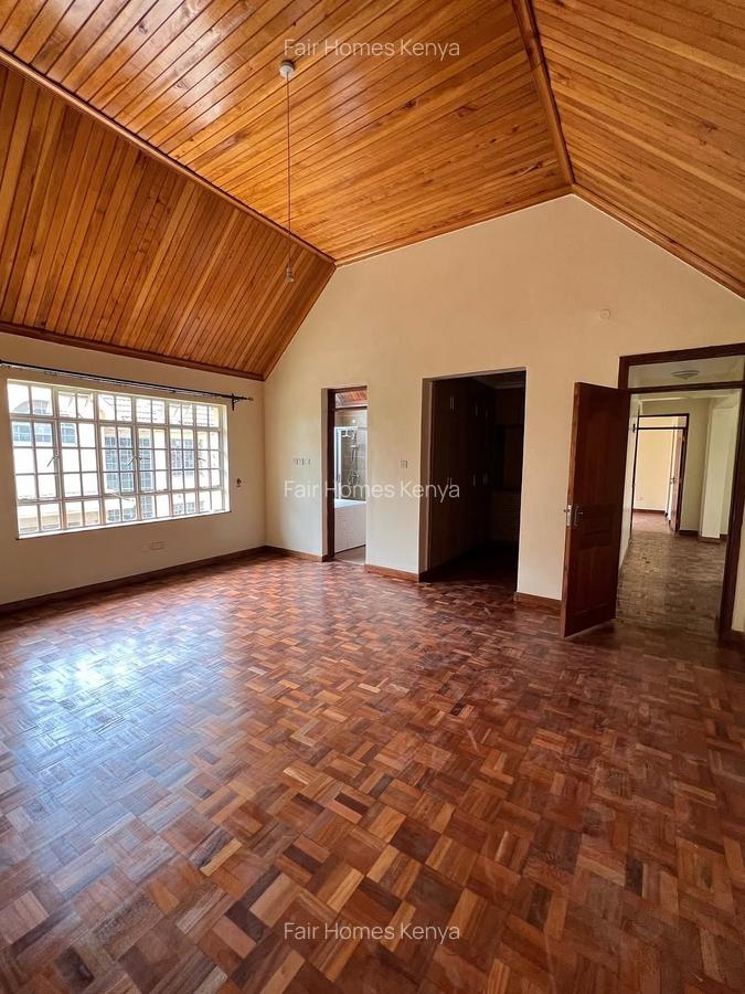 5 Bed Townhouse with En Suite at Lavington Green - 14