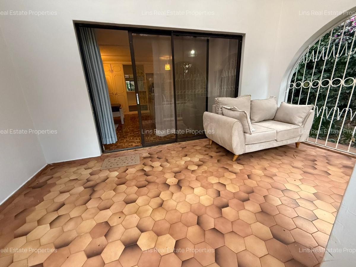 1 Bed House with En Suite in Loresho - 12