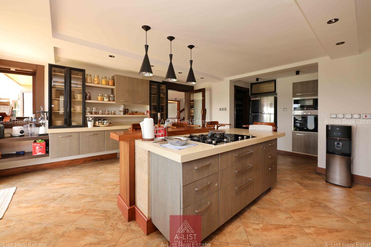 5 Bed House with En Suite at Kabarsiran Road - 4