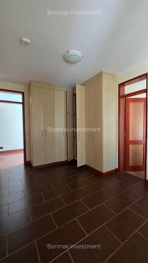 4 Bed Villa with En Suite at Old Runda. - 12