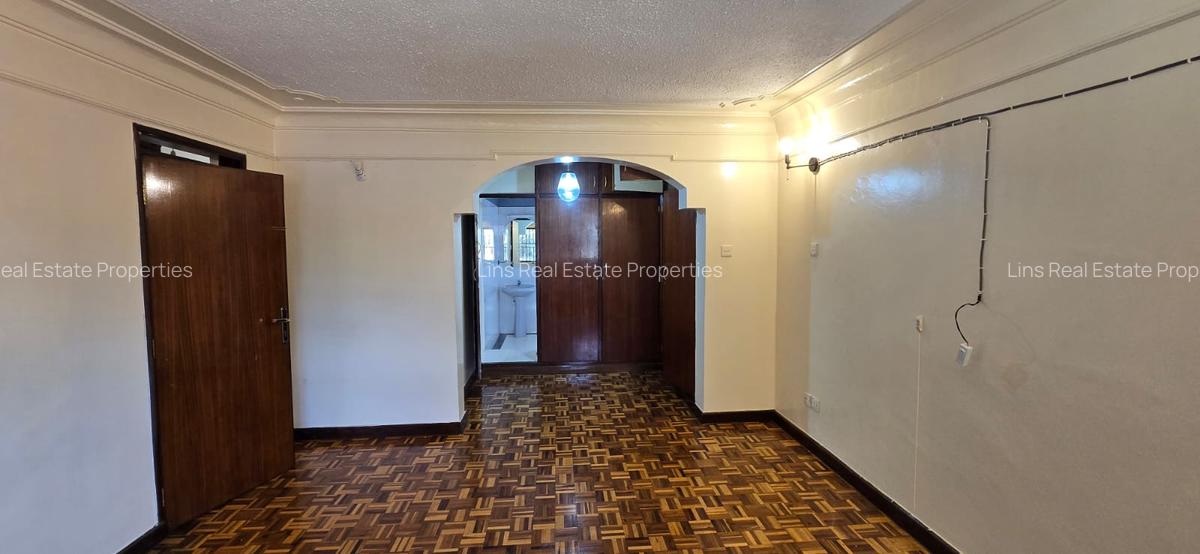 4 Bed Townhouse with En Suite in Lavington - 5
