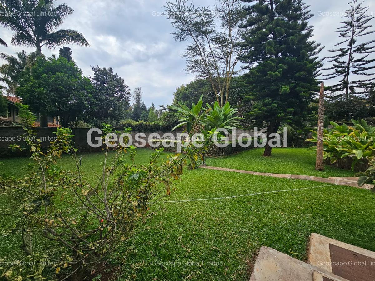 5 Bed House with En Suite in Runda - 16