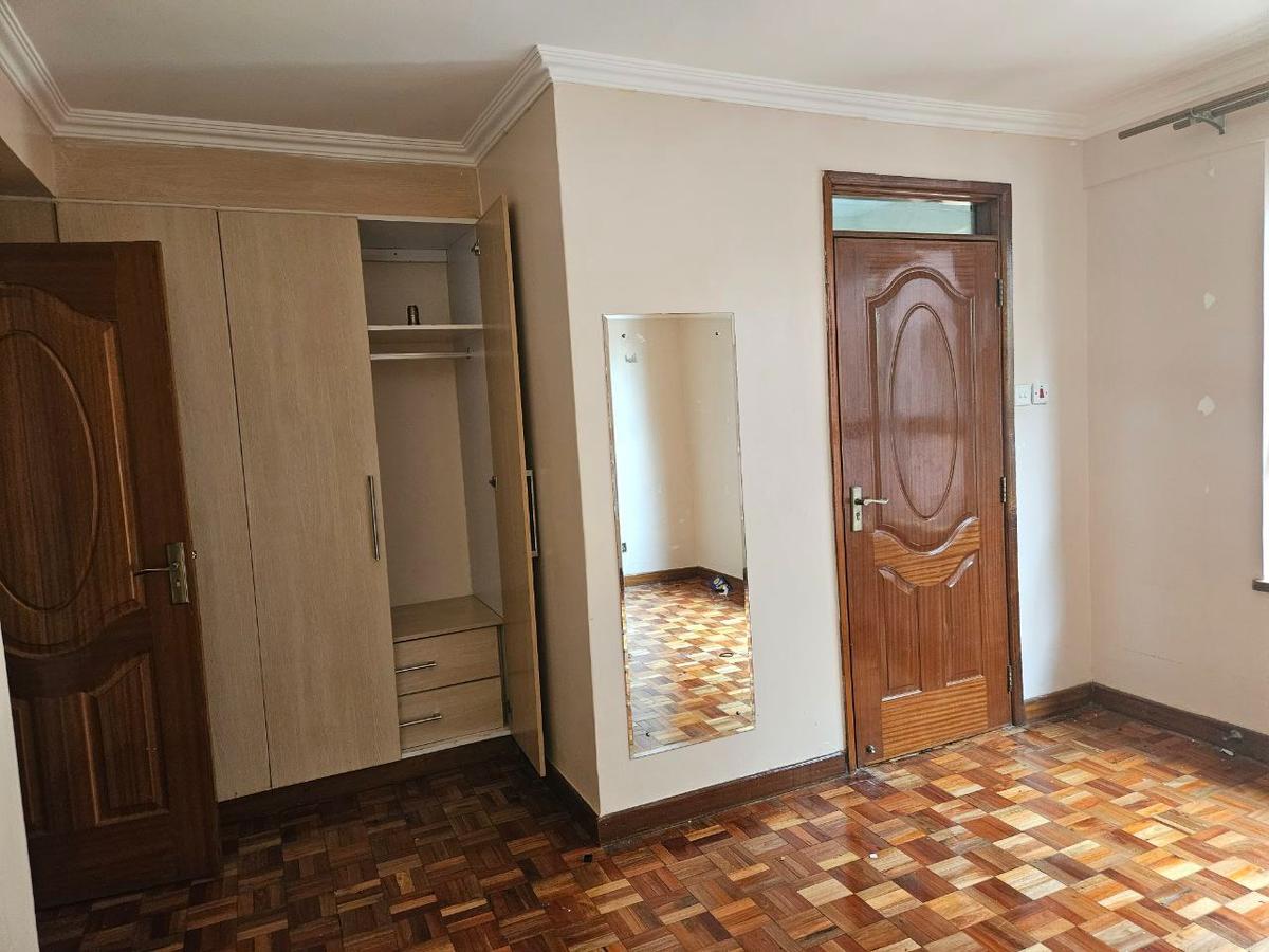 3 Bed Townhouse with En Suite in Lavington - 4