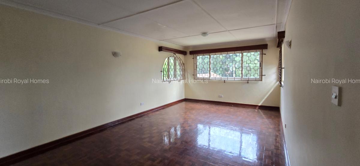 5 Bed Townhouse with En Suite at Lavington Off Convent Drive - 10