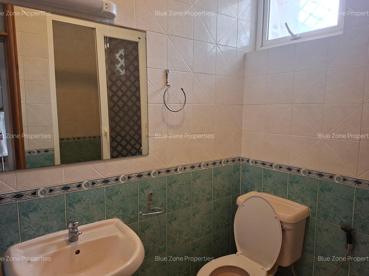 5 Bed House with En Suite at Off Glory Rd - 15