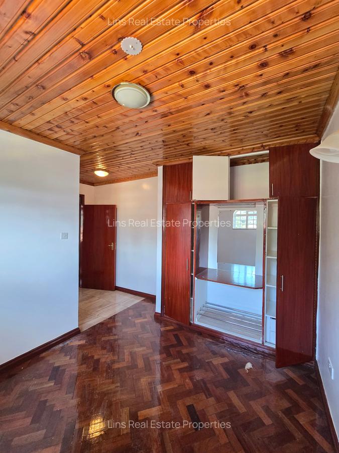 5 Bed House with En Suite in Nyari - 11