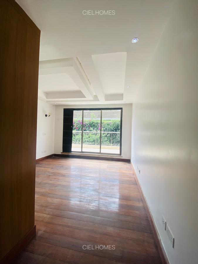 5 Bed Villa with En Suite in Lavington - 17