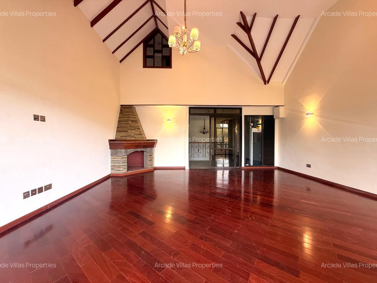 5 Bed Townhouse with En Suite in Lavington - 3