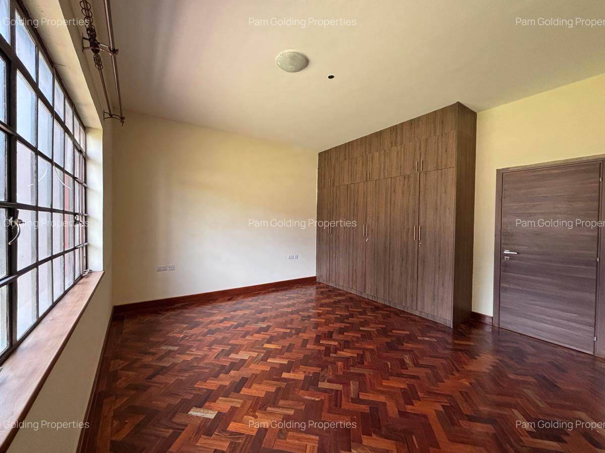 3 Bed Apartment with En Suite in Runda - 14