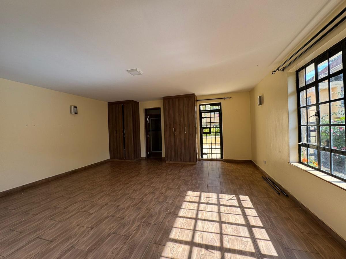 4 Bed Townhouse with En Suite in Kyuna - 7