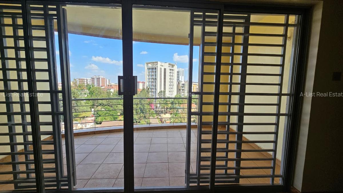 4 Bed Apartment with En Suite at Vihiga Road - 4