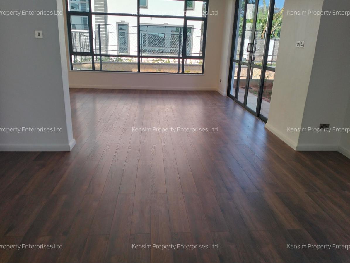 5 Bed Townhouse with En Suite in Lavington - 4