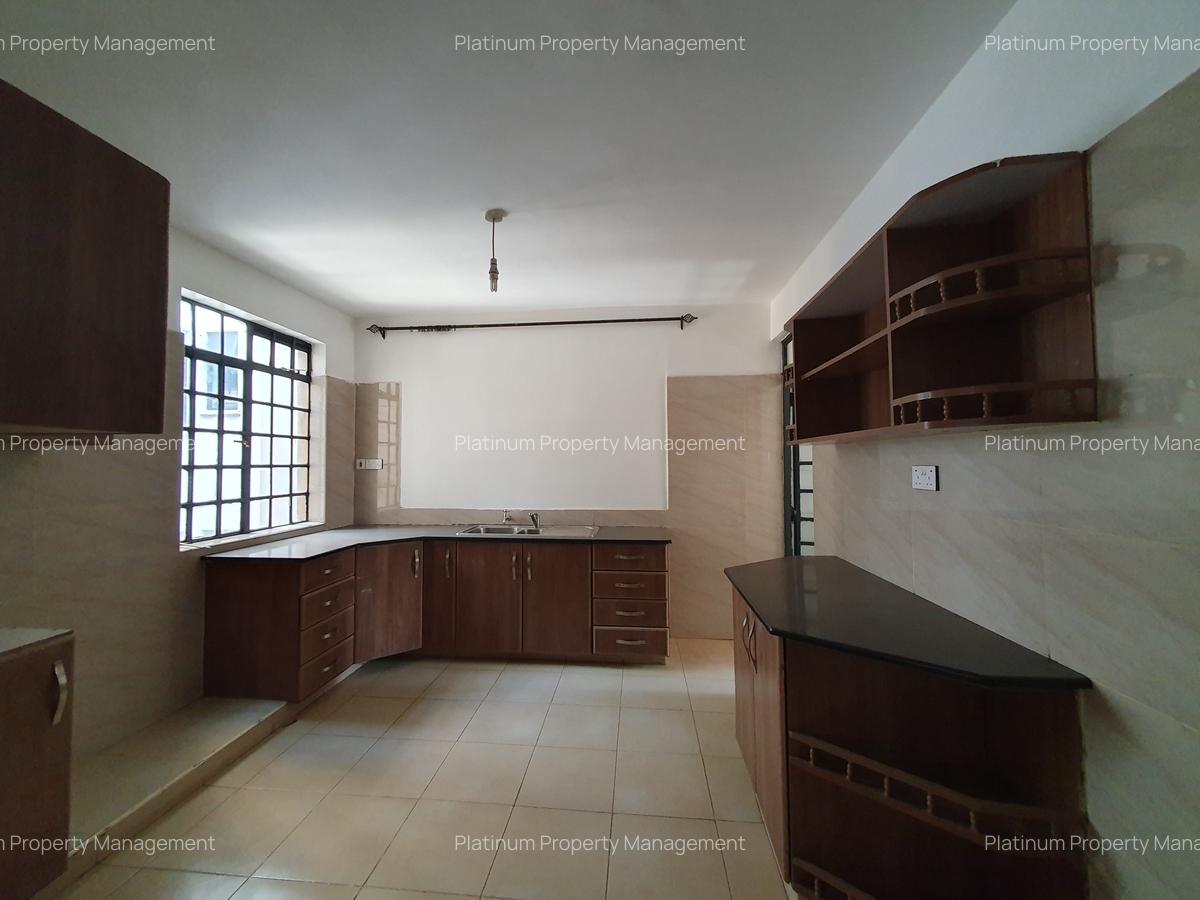 4 Bed Apartment with En Suite in General Mathenge - 8