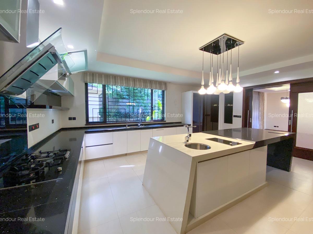 5 Bed Villa with En Suite in Runda - 9