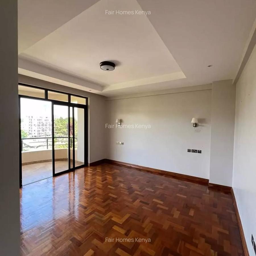 4 Bed Apartment with En Suite at Riverside Drive - 5