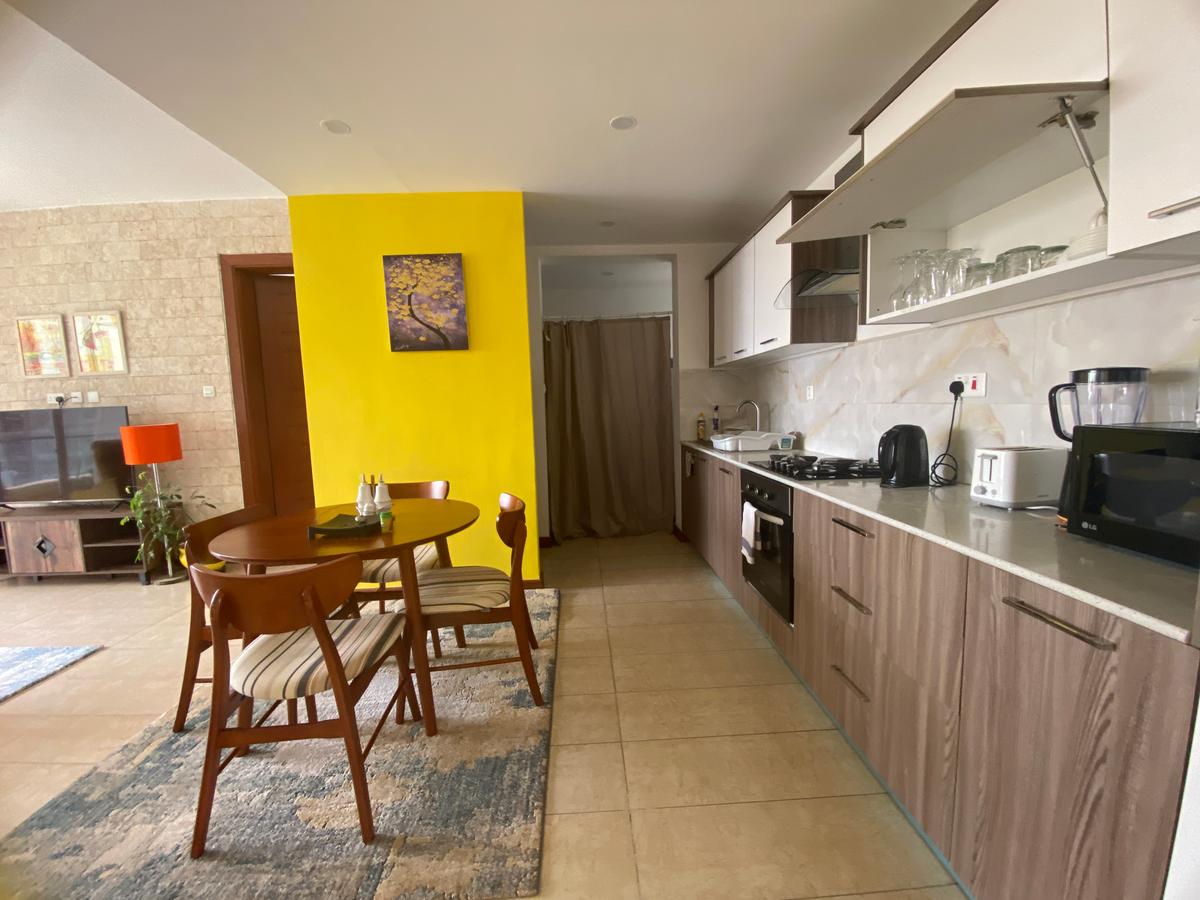 Serviced 2 Bed Apartment with En Suite in Kilimani - 11