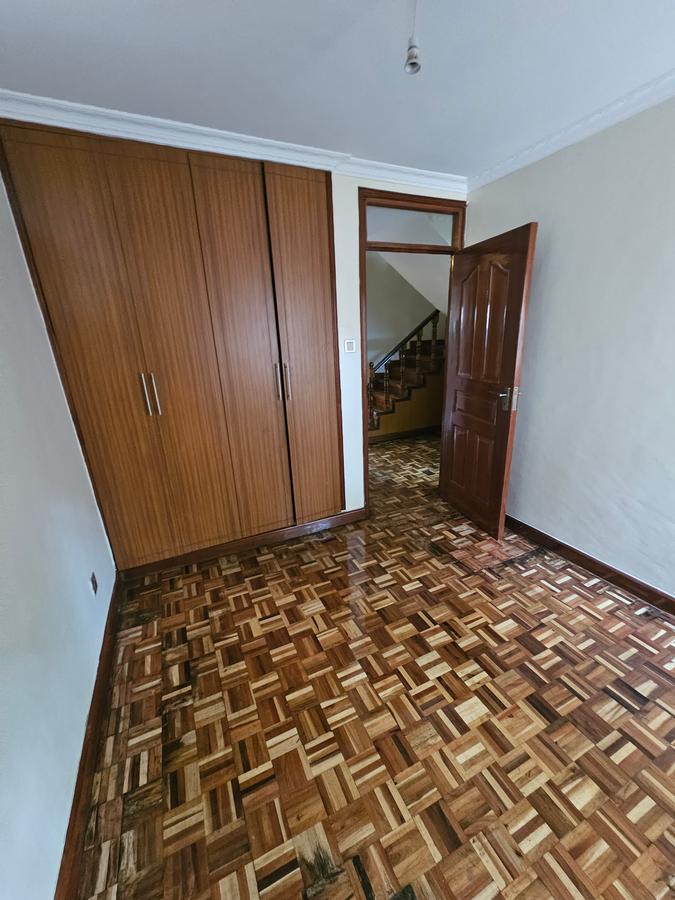 4 Bed Townhouse with En Suite at Lavington - 4