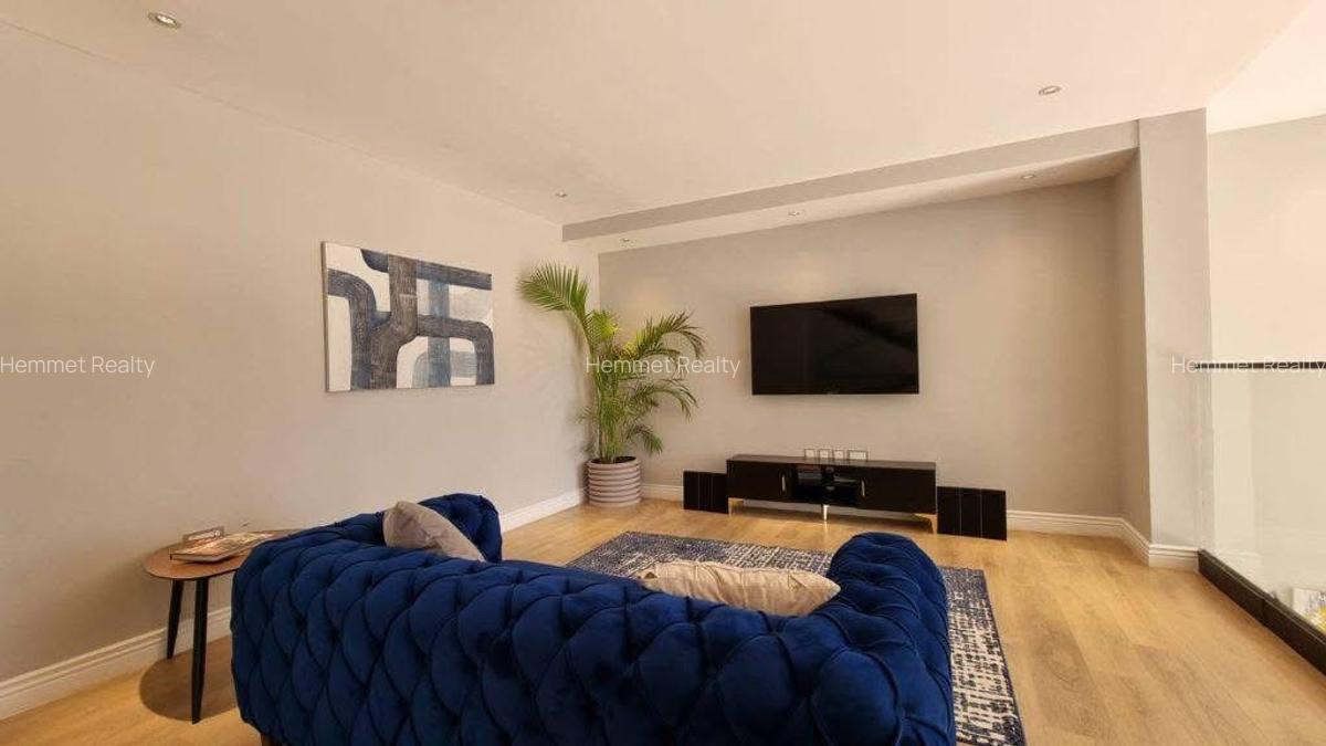 5 Bed Villa with En Suite in Runda - 13