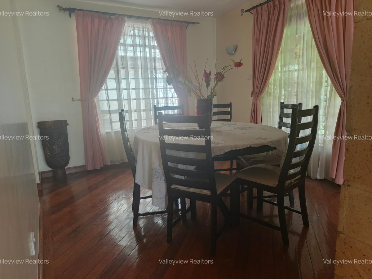 5 Bed Townhouse with En Suite at Lavington - 8