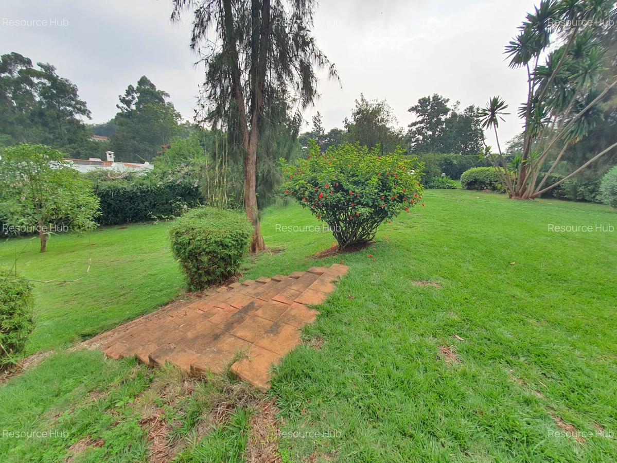 5 Bed House with En Suite at Nyari - 3