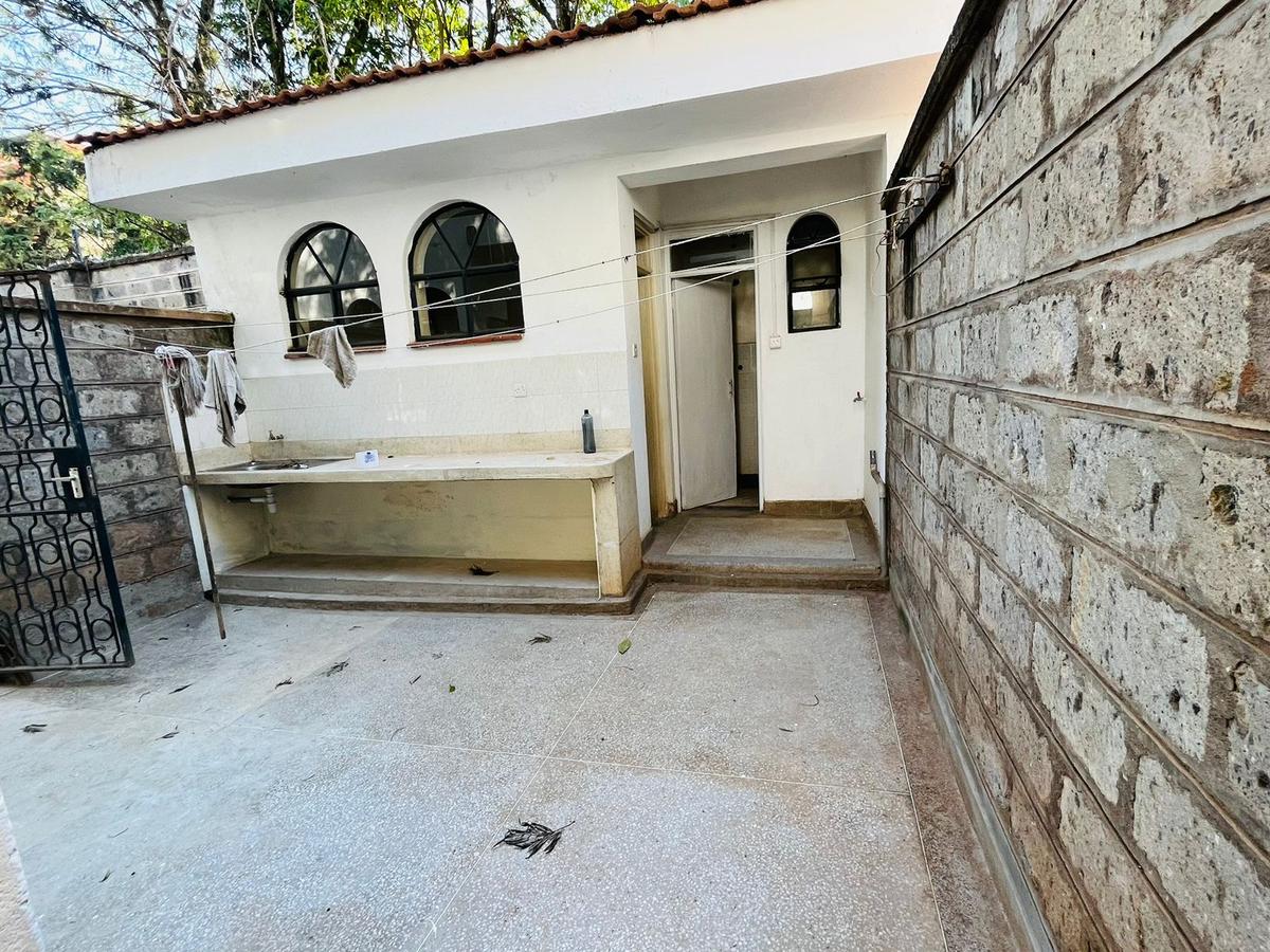 5 Bed Townhouse with En Suite at Westlands - 10