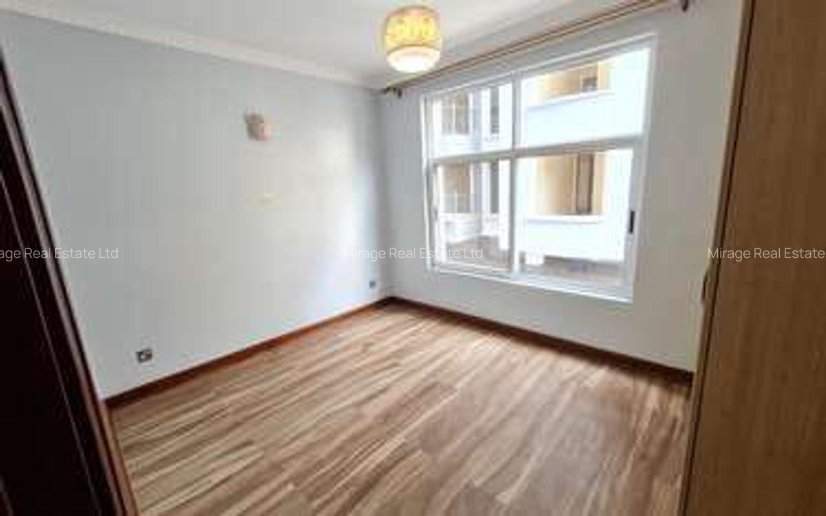 3 Bed Apartment with Gym in Garden Estate - 9