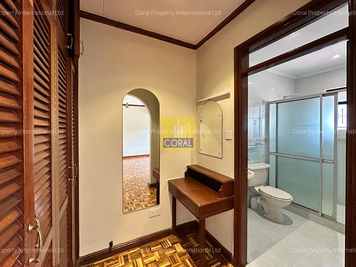 5 Bed Townhouse in Brookside - 17